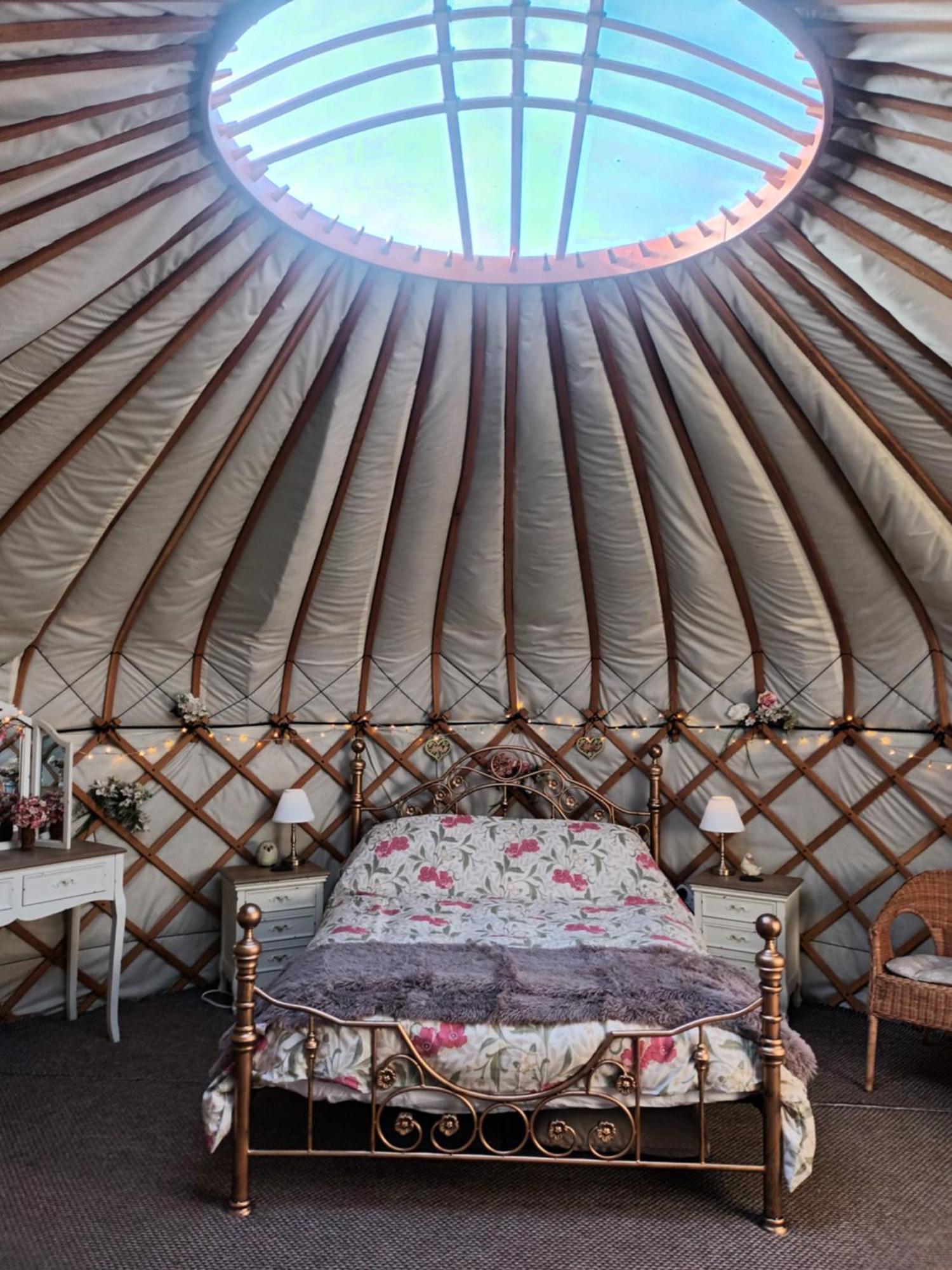 Gingerbread Cottage Yurts Dereham Εξωτερικό φωτογραφία