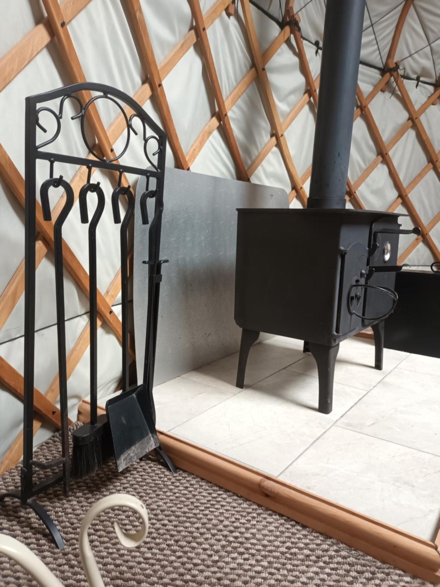 Gingerbread Cottage Yurts Dereham Εξωτερικό φωτογραφία