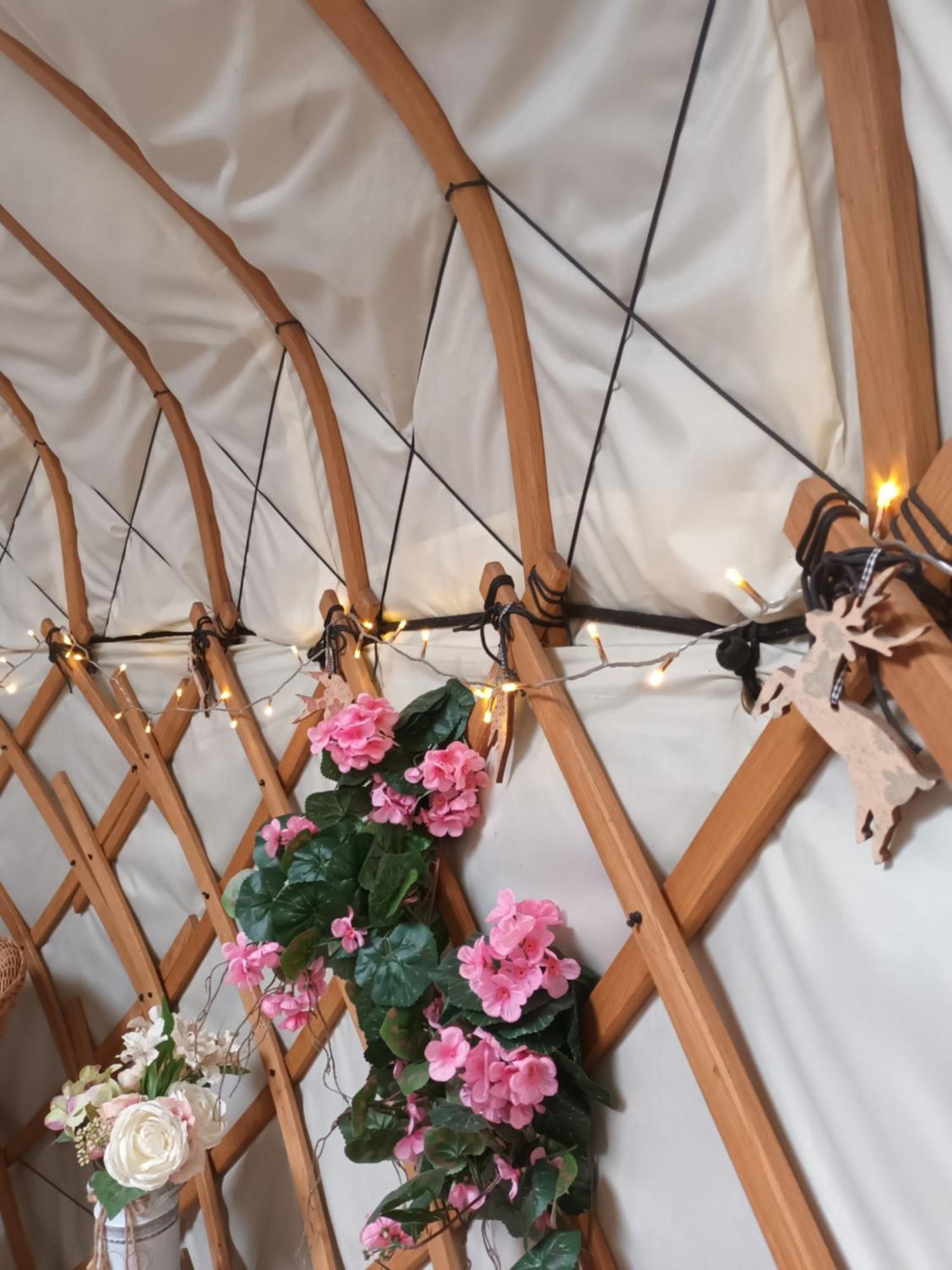 Gingerbread Cottage Yurts Dereham Εξωτερικό φωτογραφία