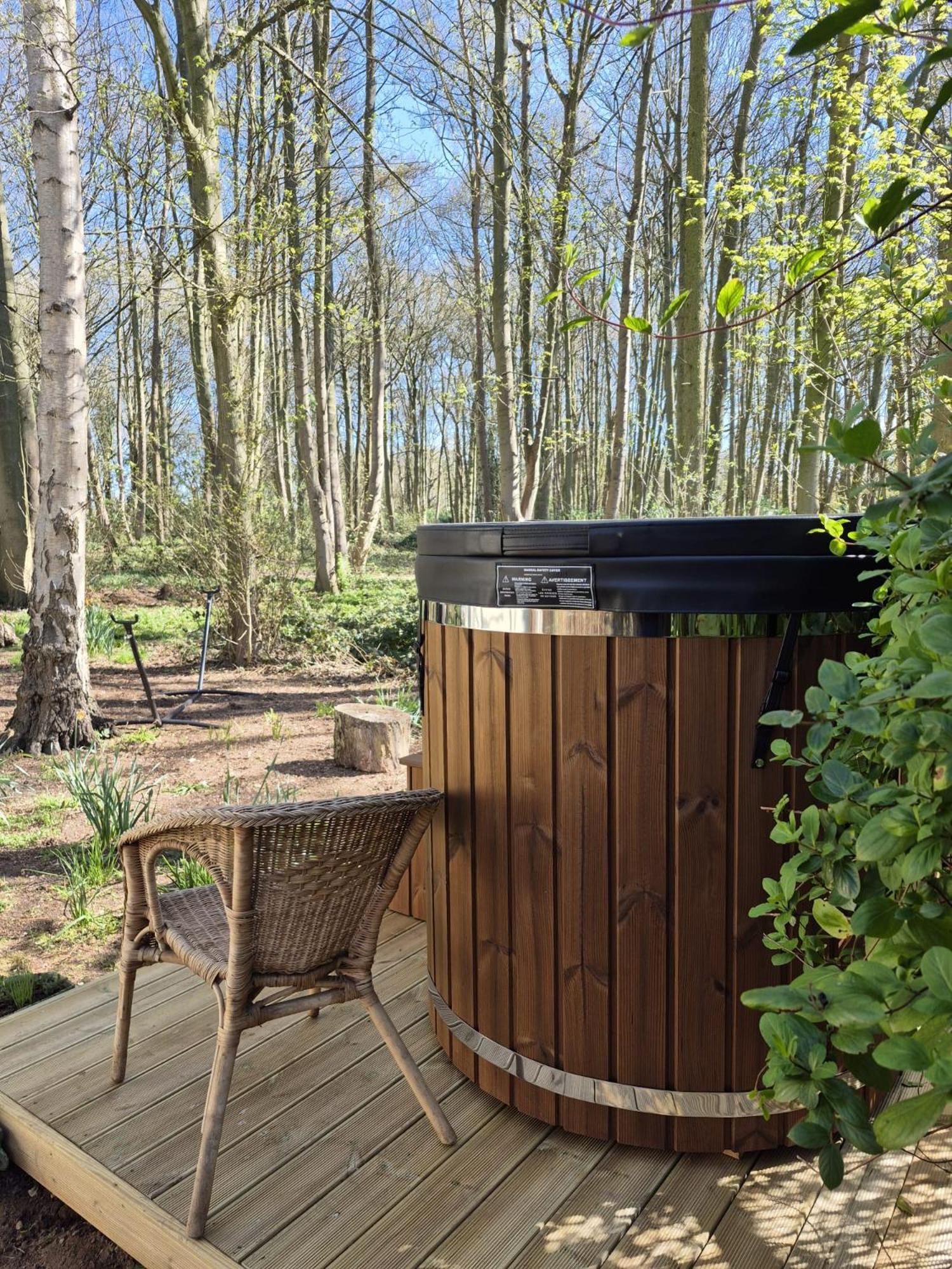 Gingerbread Cottage Yurts Dereham Εξωτερικό φωτογραφία