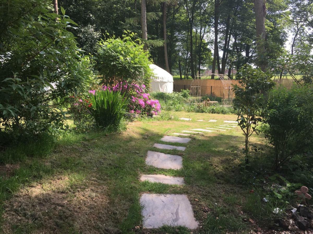 Gingerbread Cottage Yurts Dereham Εξωτερικό φωτογραφία